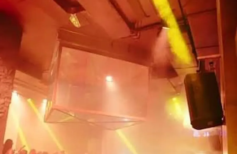Saint Club, comercial, Salamanca, Madrid.