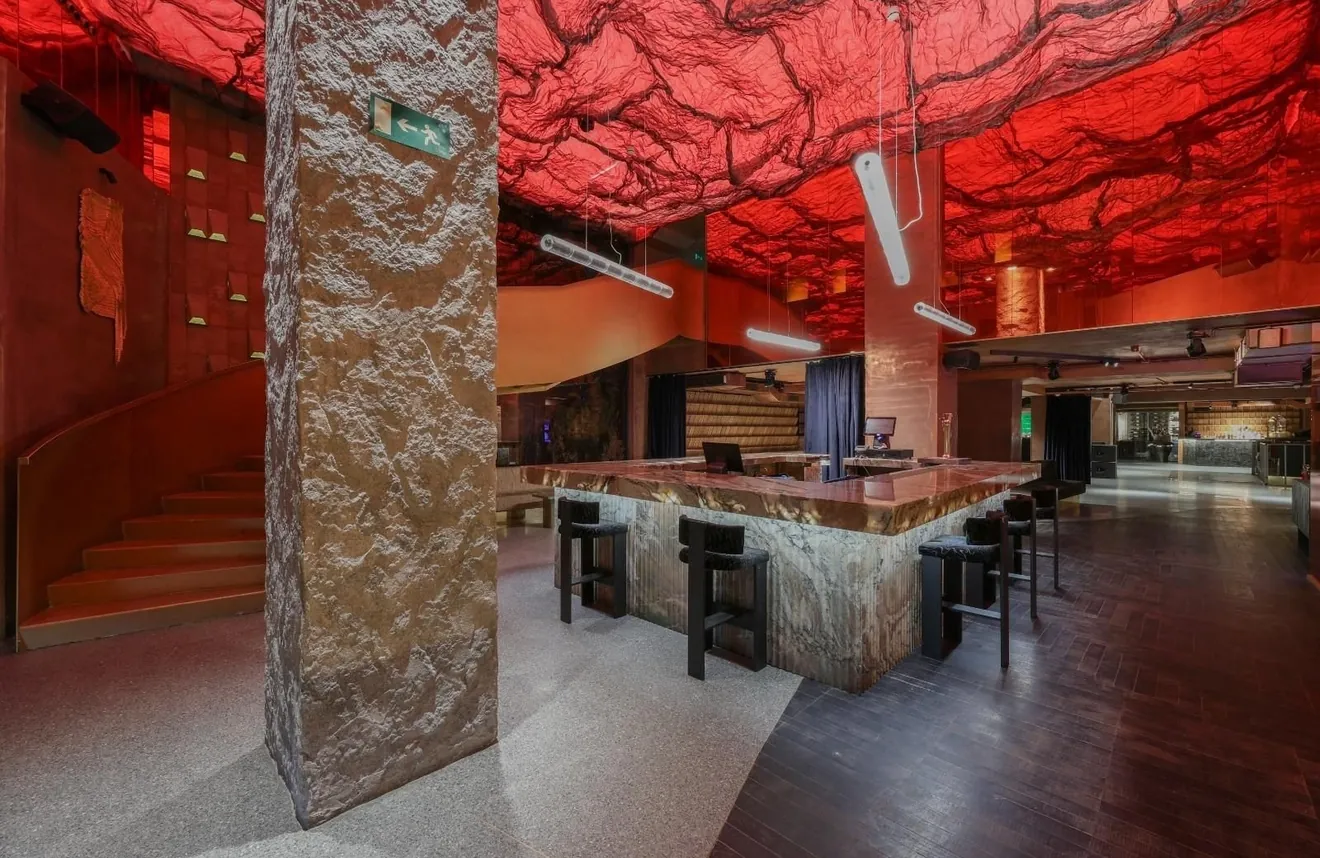 Saint Club, comercial, Salamanca, Madrid.